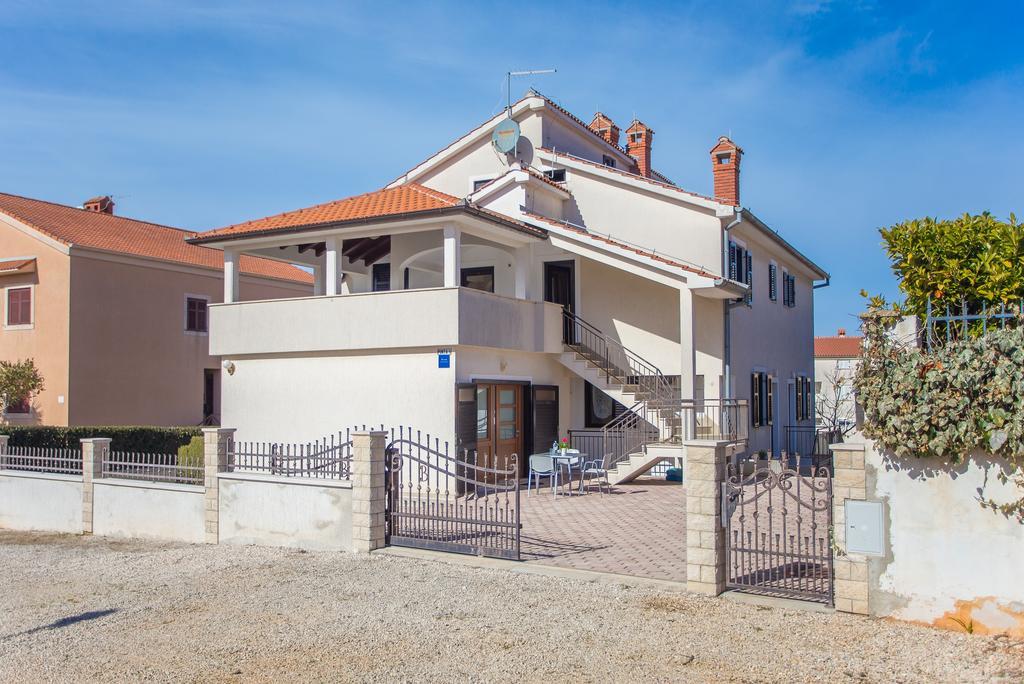 Punta B Hotell Poreč Eksteriør bilde