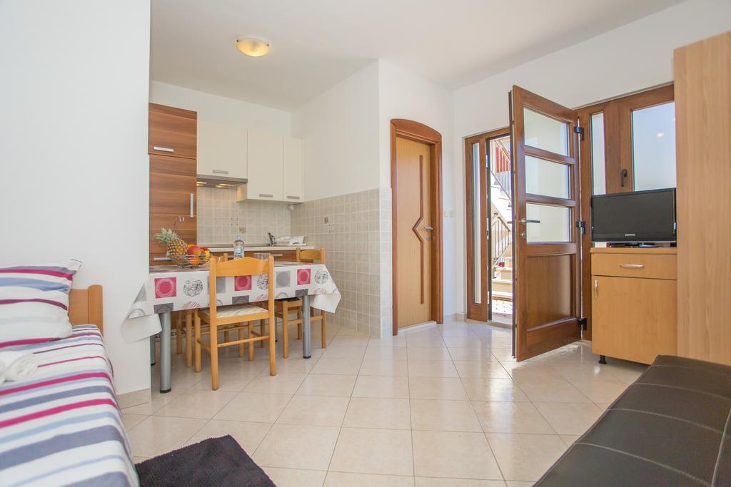 Punta B Hotell Poreč Eksteriør bilde